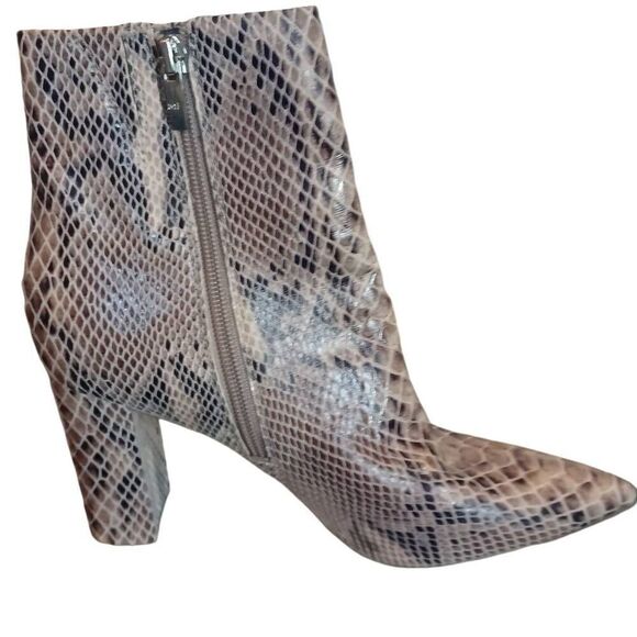 Marc Fisher Snakeskin Boots 8.5M - Picture 3 of 9
